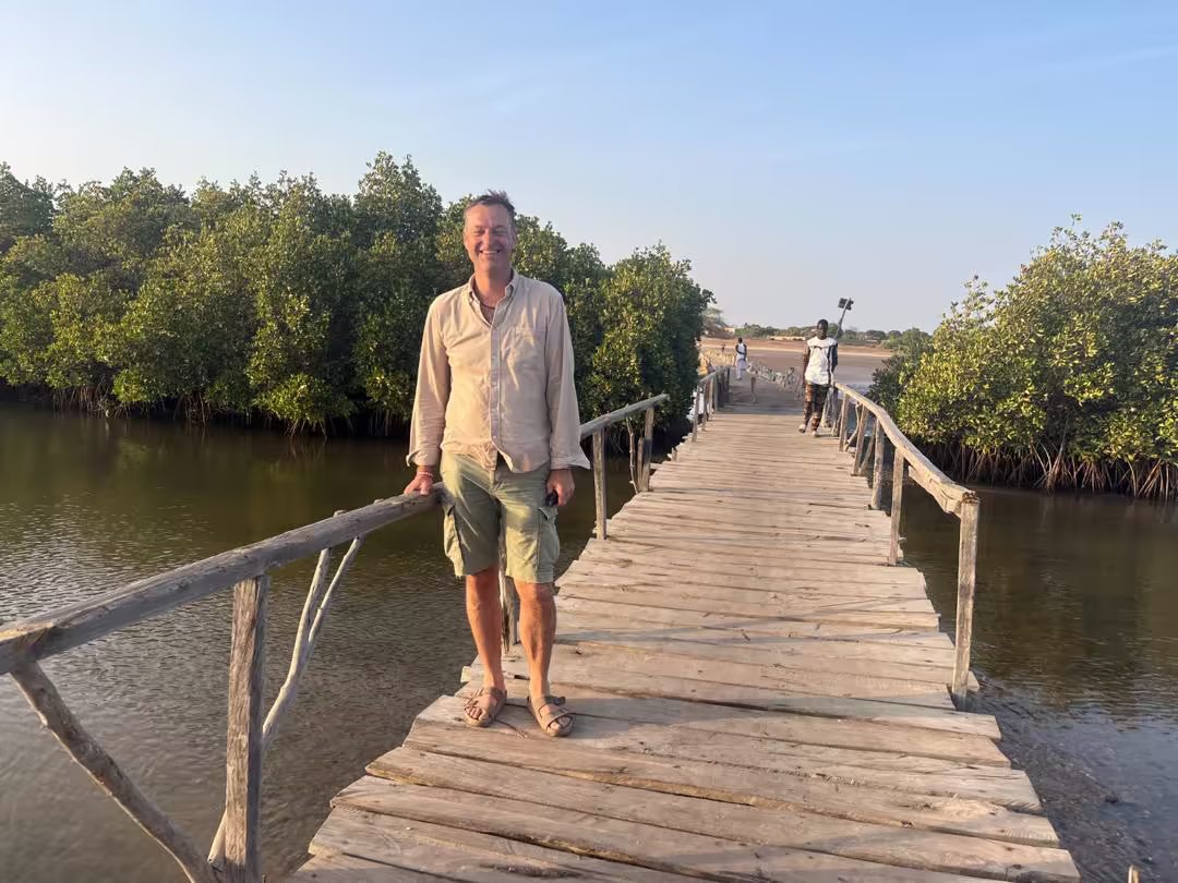 Photo provisoire — passerelle en bois évoquant le pont de Fadiouth, Sénégal